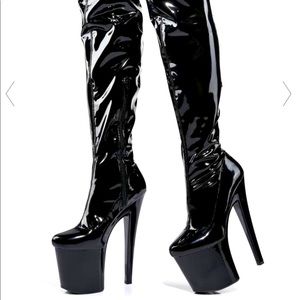 BLACK
Man Made Materials
6" Hee / Brand knew